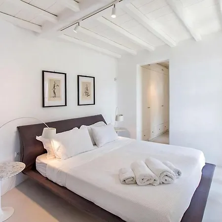 Stunning Villa, Best Location, Private Pool, Walk To Elia Beach Holiday home *