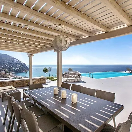Stunning Villa, Best Location, Private Pool, Walk To Elia Beach Сasa de vacaciones Patras