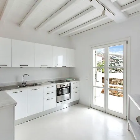 Сasa de vacaciones Stunning Villa, Best Location, Private Pool, Walk To Elia Beach Patras